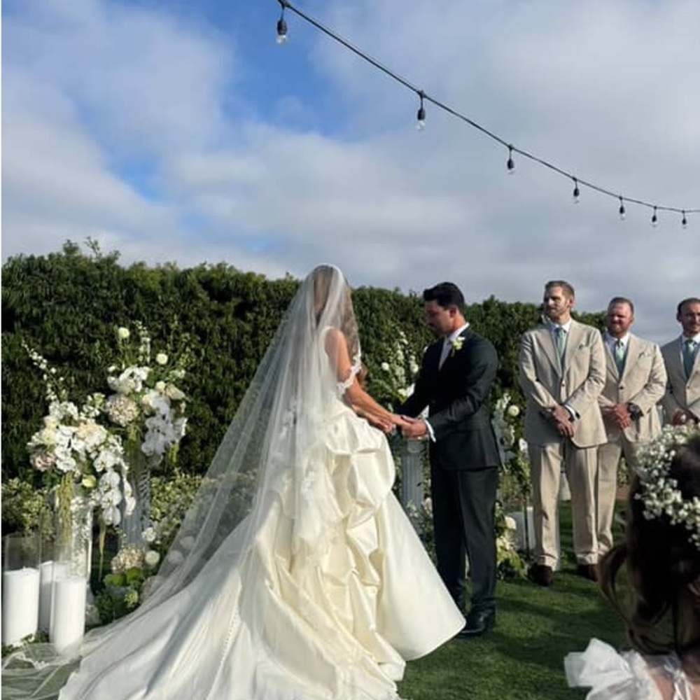 TONI FEDERICI -Miranda Elegant Bridal Veil